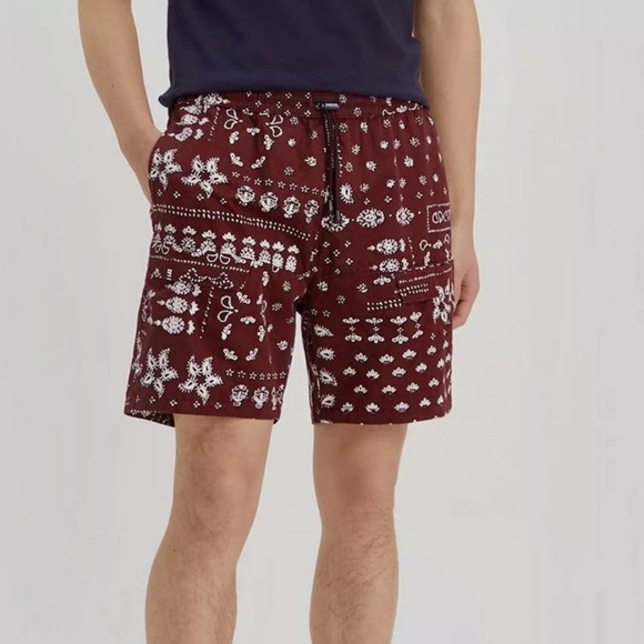 Levi’s Short Size L Men’s Trail CargoHits At The Knee Red Floral New - Picture 1 of 13